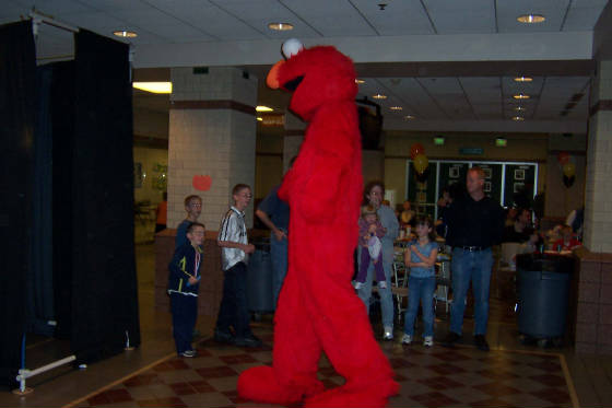 2_9Ft_Elmo_9.jpg