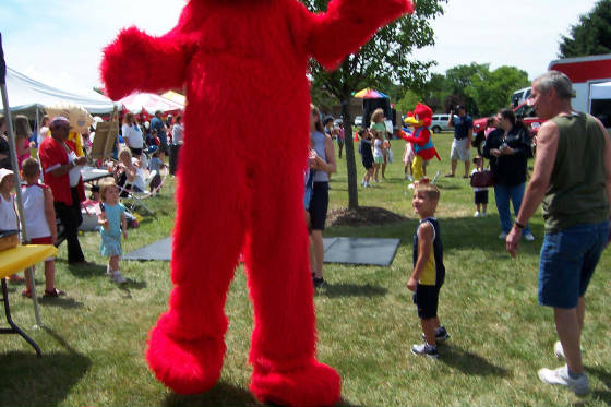 2_9Ft_Elmo_9.jpg