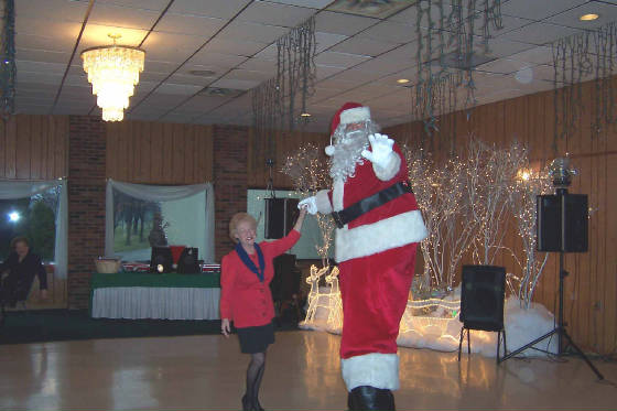 8FT.-SANTA100_4473A.jpg