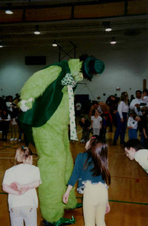 9ft.-leprechaun-555-01.jpg