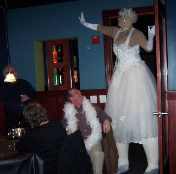 9ft.MarilynMonroe-MeltingPot-009b.jpg