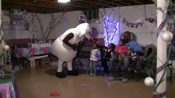 SnowmanGuy_2kids_122014d.jpg