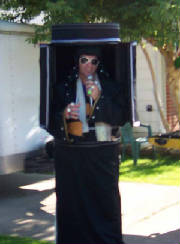 box-elvis-white-04.jpg