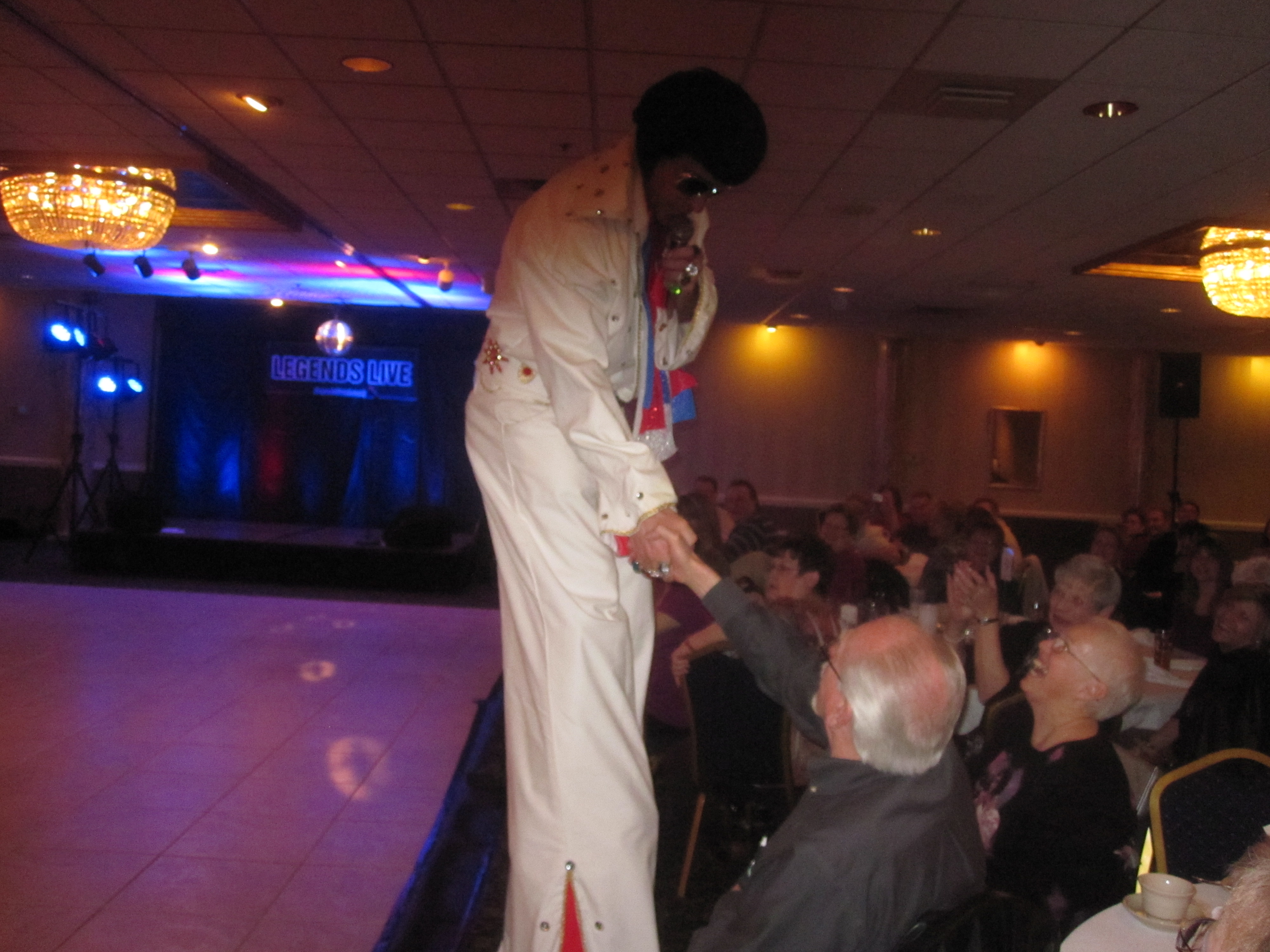 8ft.Elvis433322.JPG