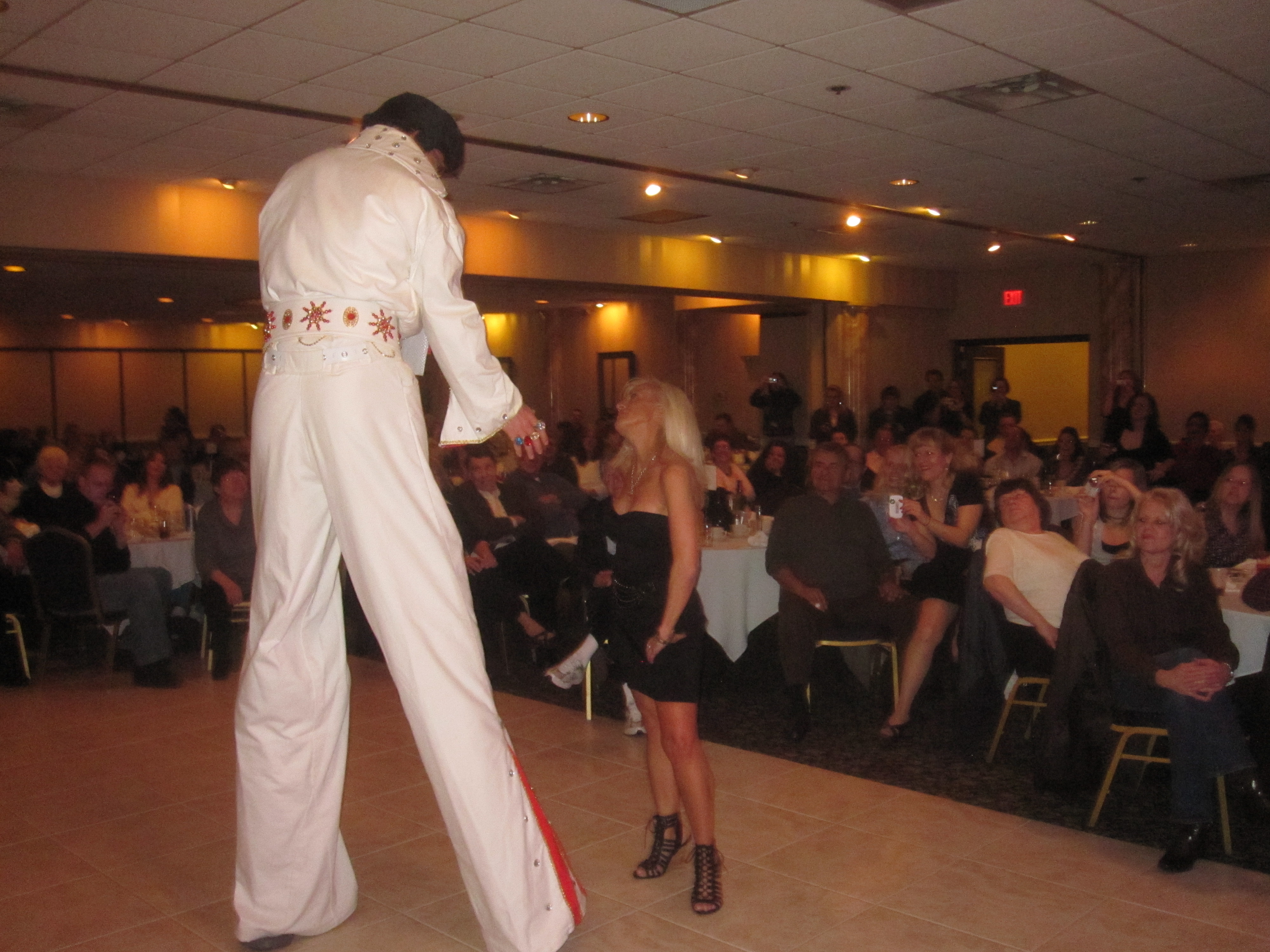 8ft.Elvis5768.JPG
