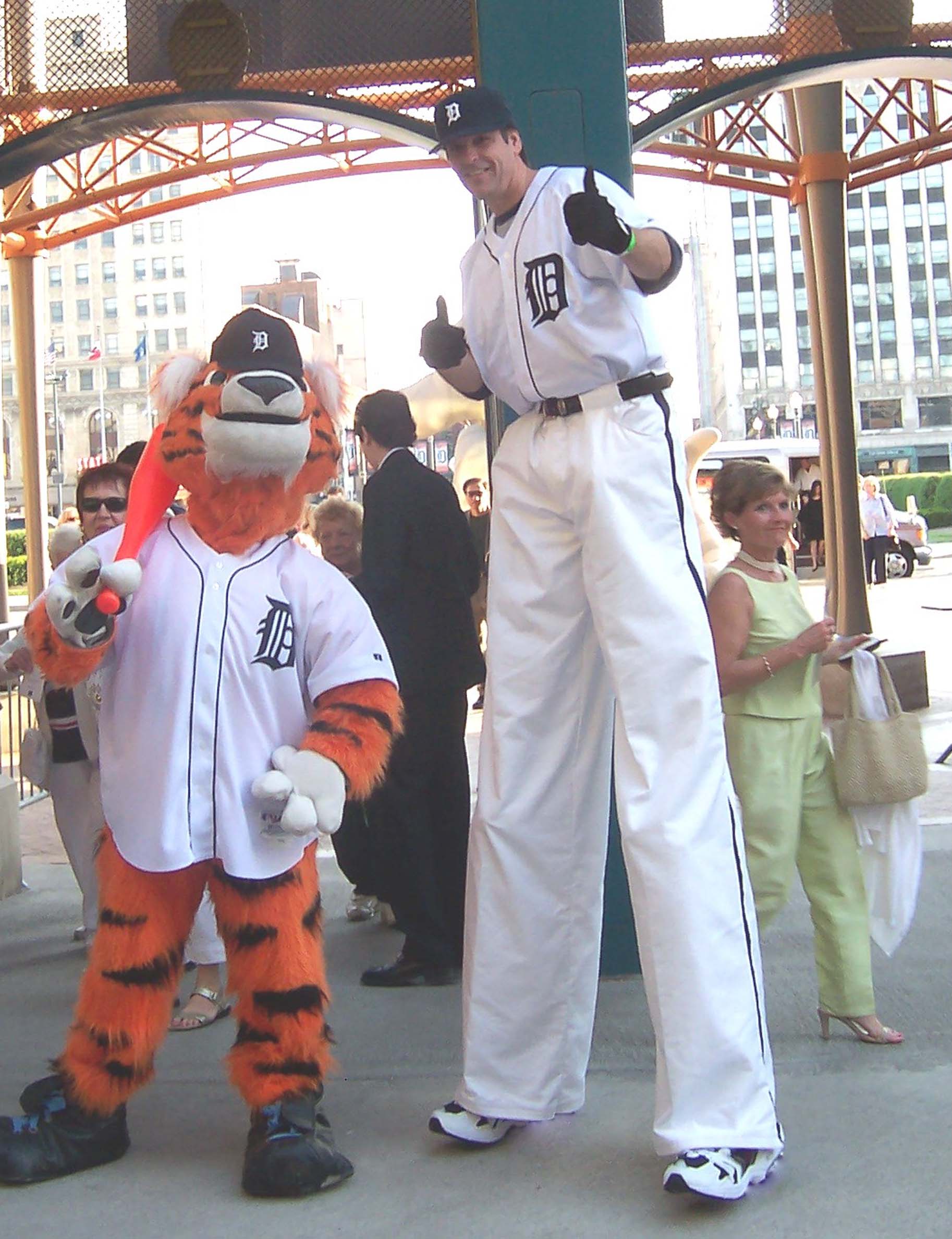 9ft.-BaseballPlayer-Tigers003.JPG