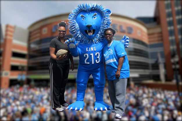 BLUE_LION_standing-go-pro_moving_GIF_2_BLUE_CARPET.gif