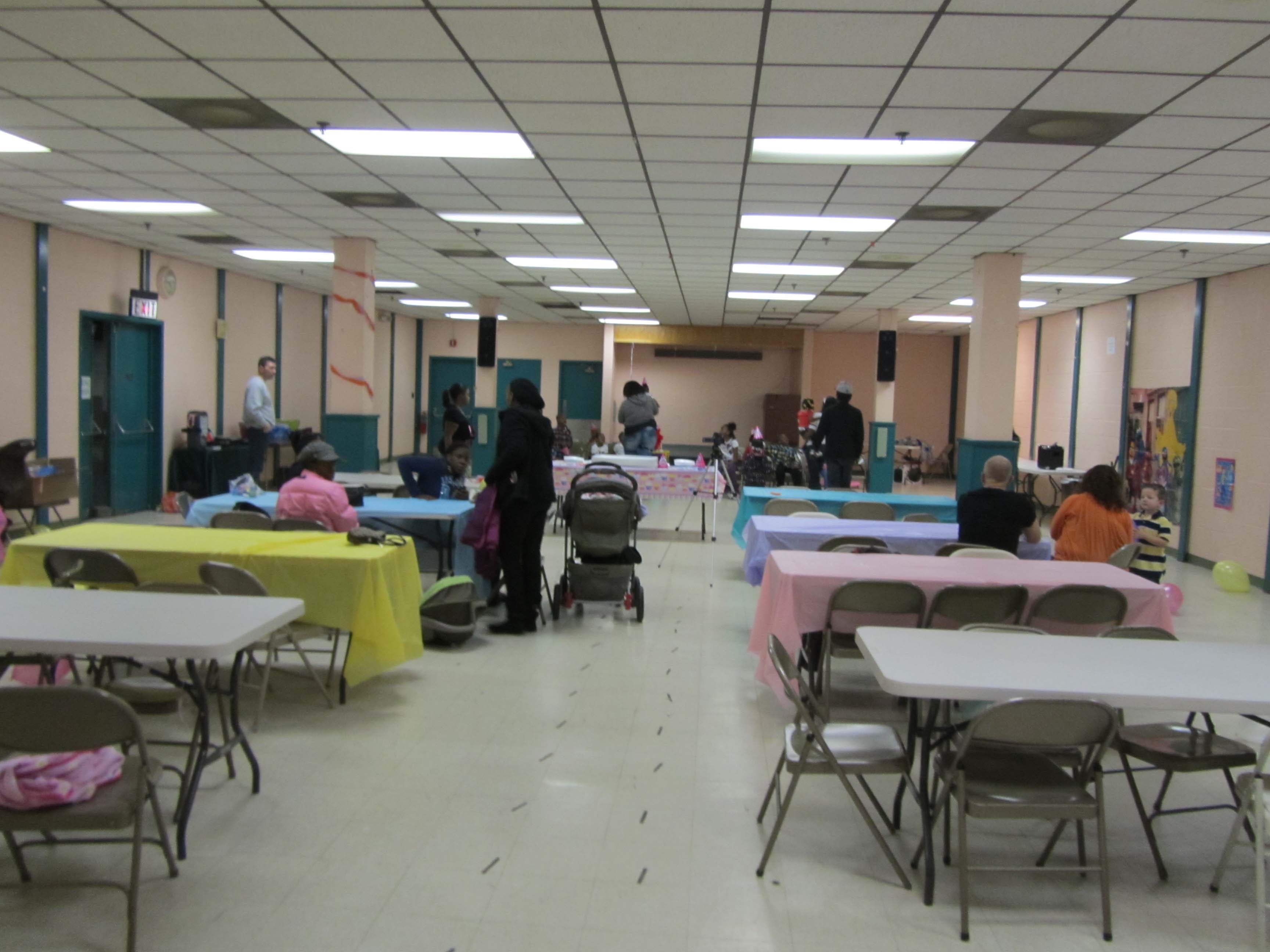EASTLANDmallHALL5.JPG