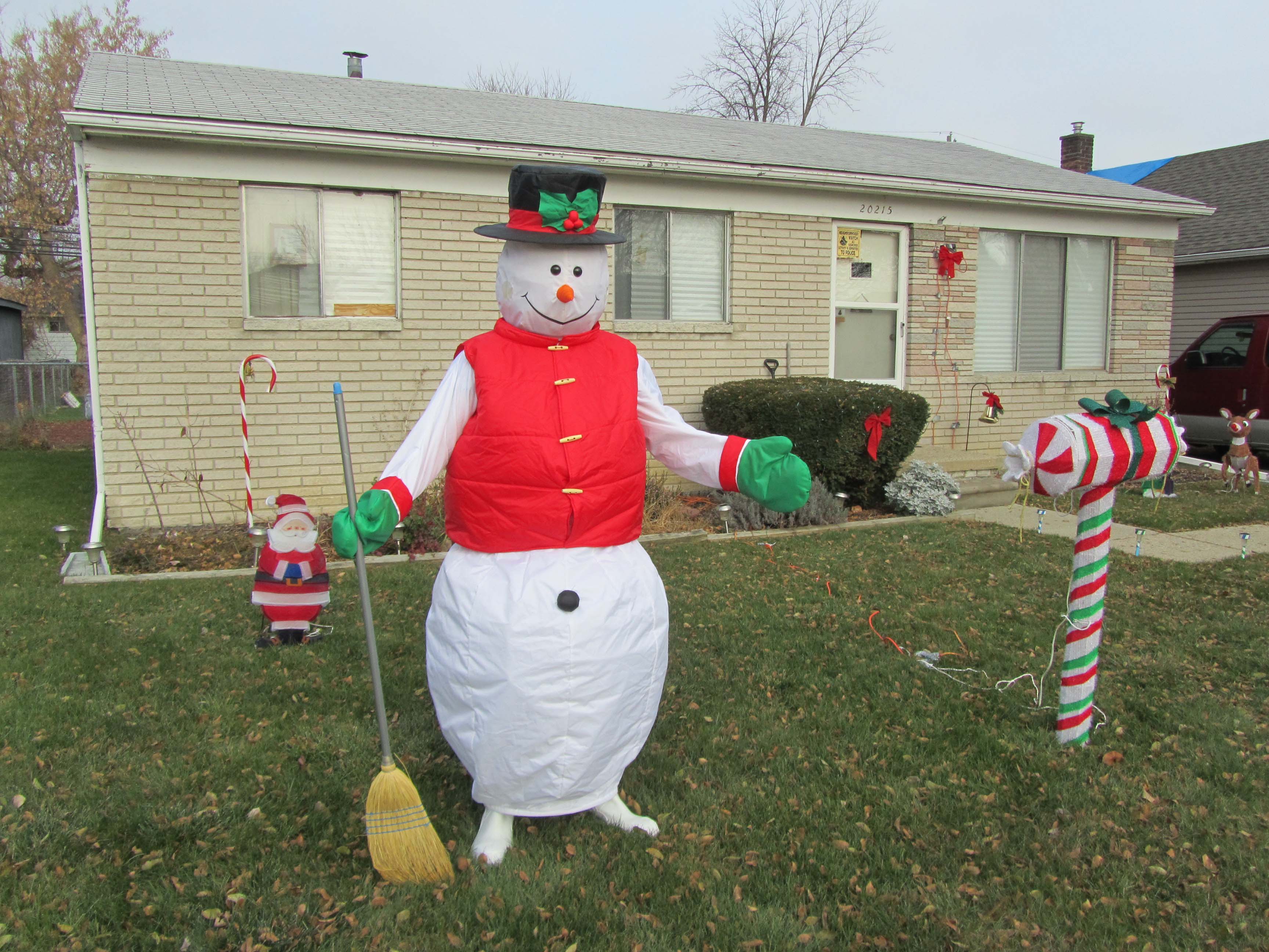 Snowman2_1212012b.jpg