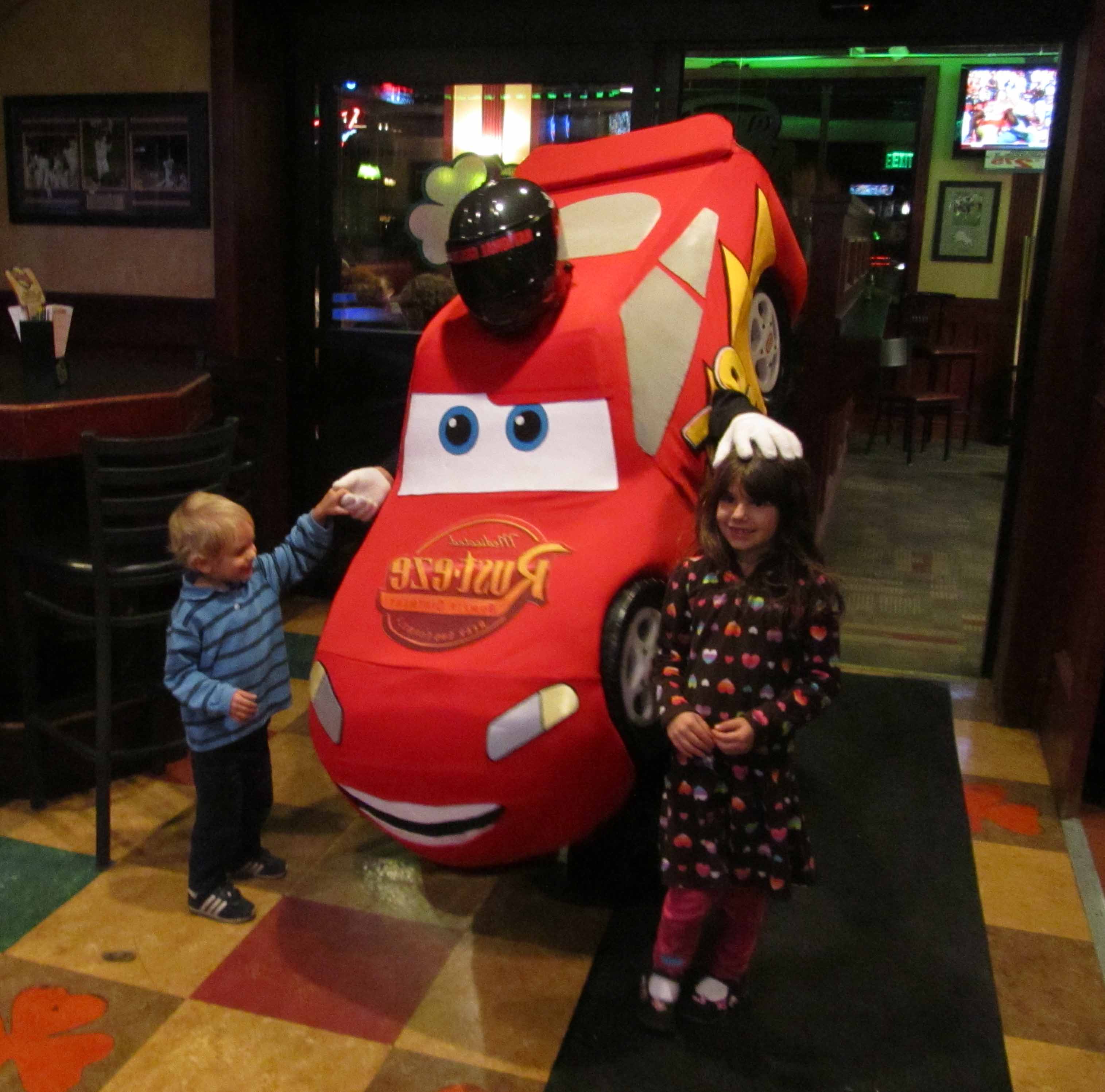 car-kid-restaurant199.JPG